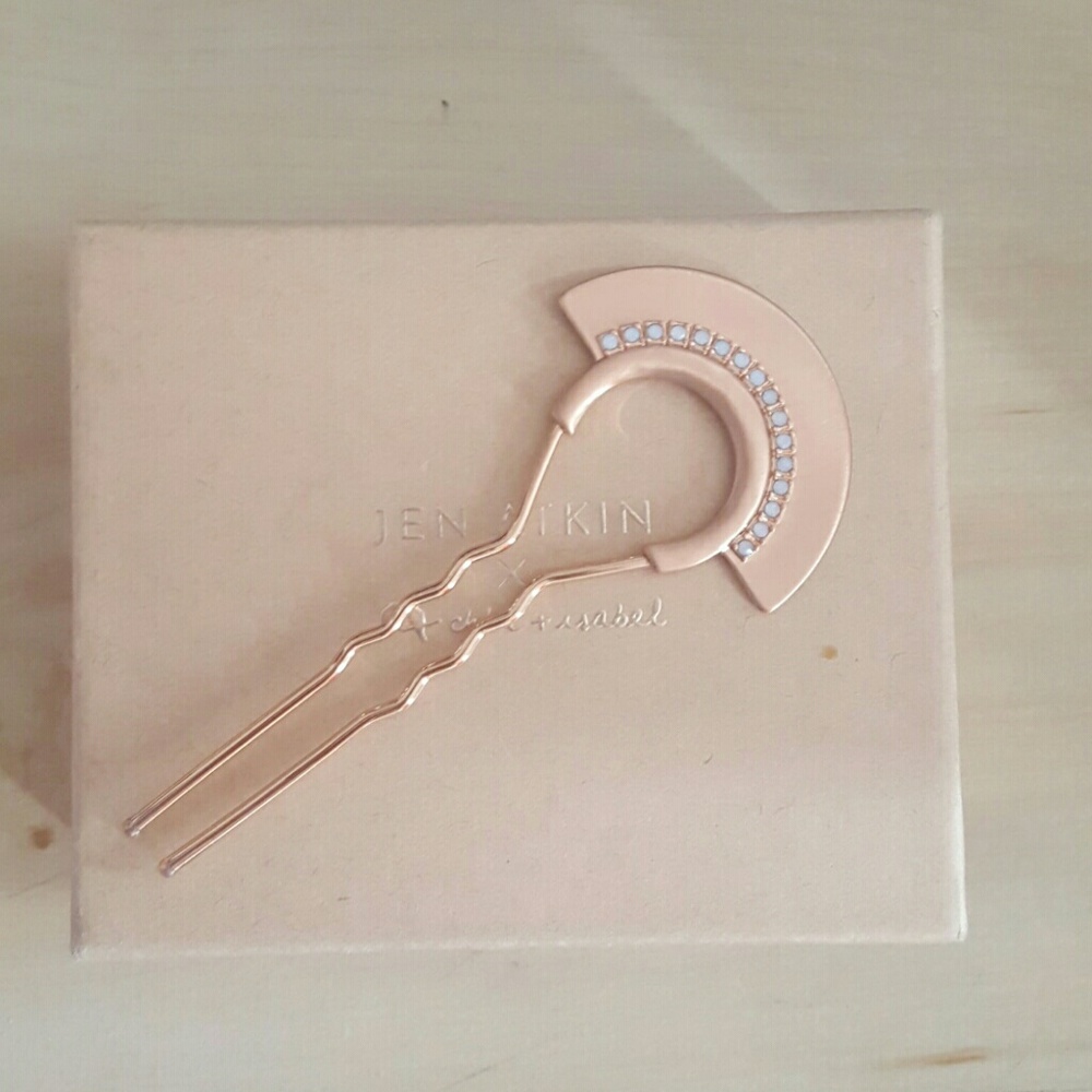 Chloe & Isabel/ Jen Atkin Big Crystal Pave Fan Pin